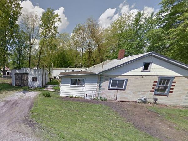 1613 S Central Avenue, Paris, IL 61944