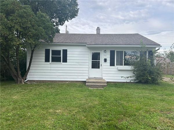 716 S Maple Avenue, Fairborn, OH 45324