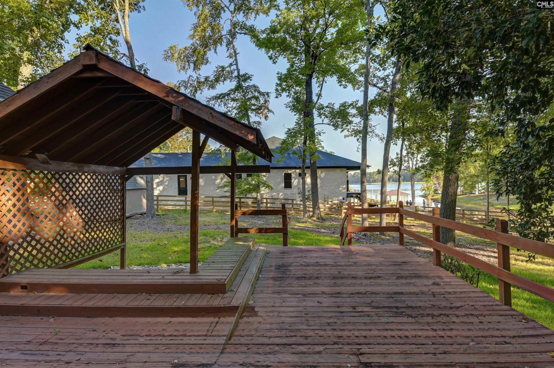 1004 Fieldstone Road  Photo 4