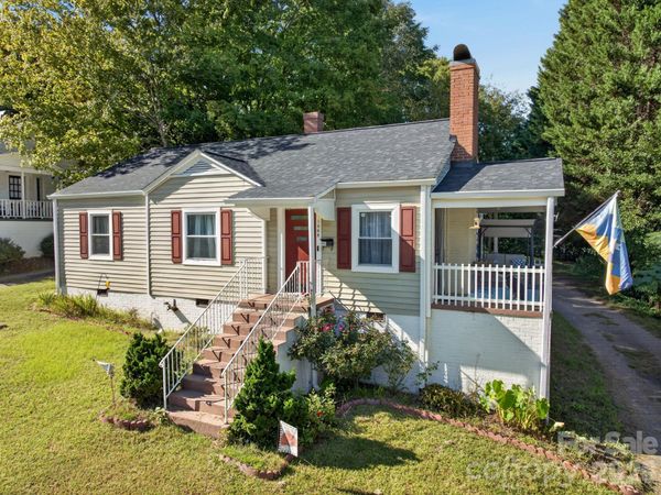1068 14th Avenue , Hickory, NC 28601