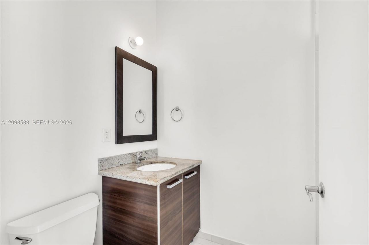 185 SW 7th St , Unit 4401, Miami, FL 33130 Photo