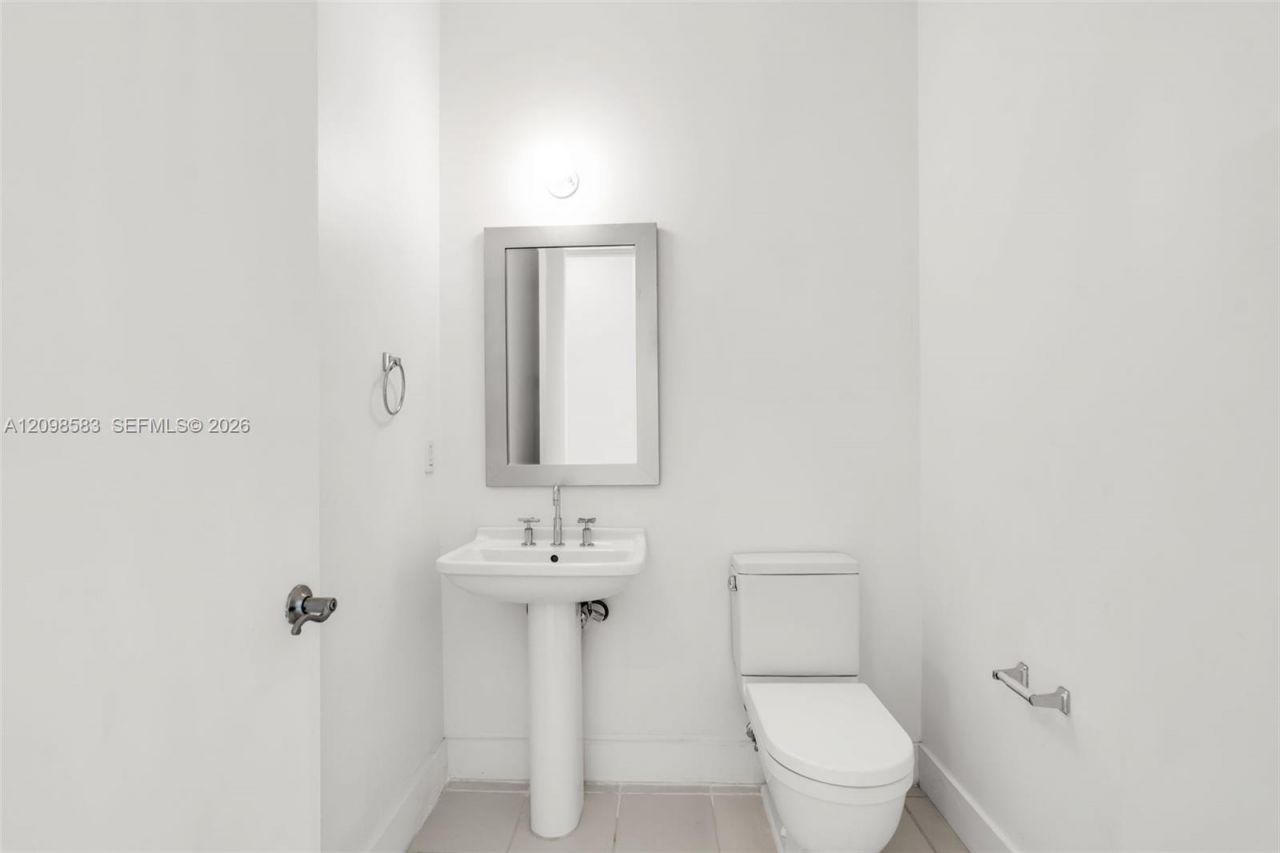 185 SW 7th St , Unit 4401, Miami, FL 33130 Photo