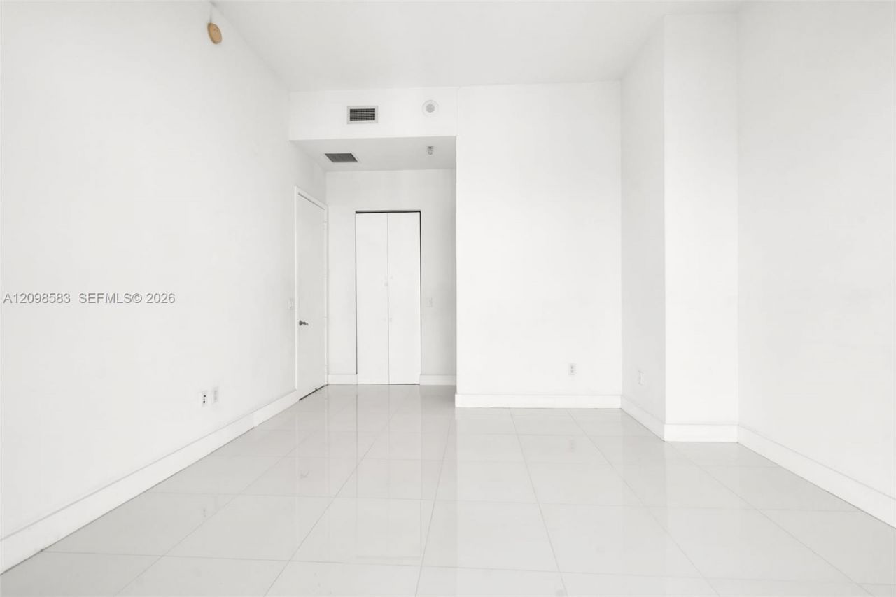 185 SW 7th St , Unit 4401, Miami, FL 33130 Photo