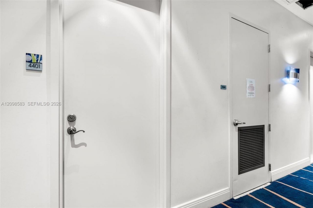 185 SW 7th St , Unit 4401, Miami, FL 33130 Photo