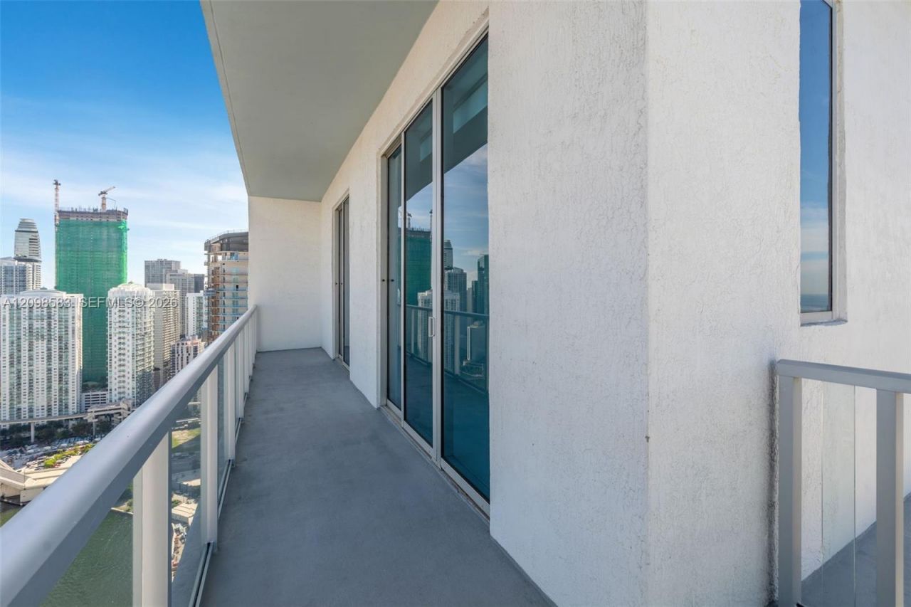 185 SW 7th St , Unit 4401, Miami, FL 33130 Photo