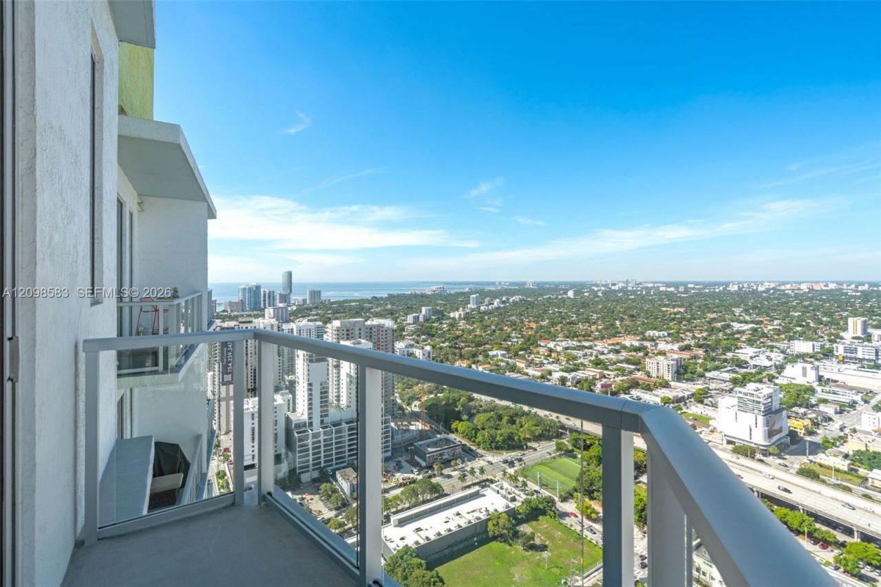 185 SW 7th St , Unit 4401, Miami, FL 33130 Photo