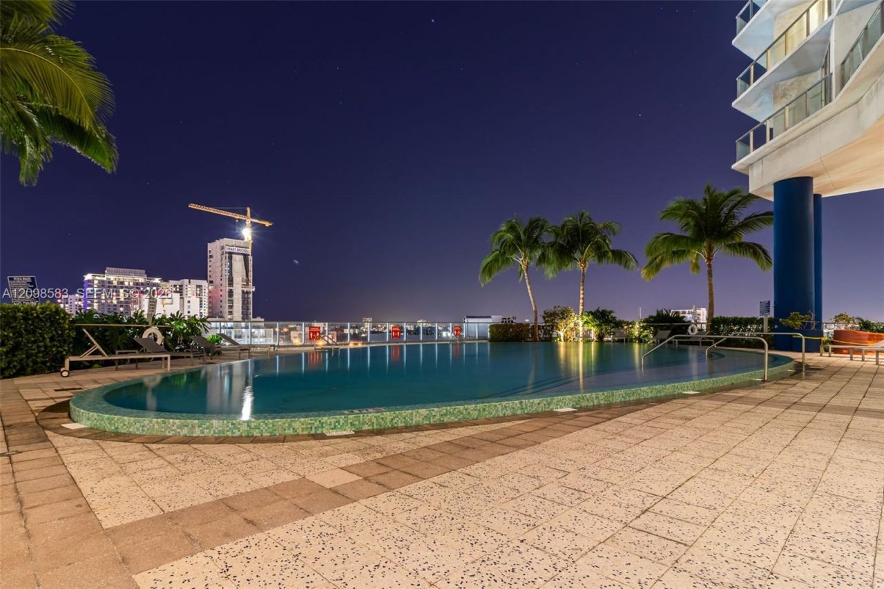 185 SW 7th St , Unit 4401, Miami, FL 33130 Photo