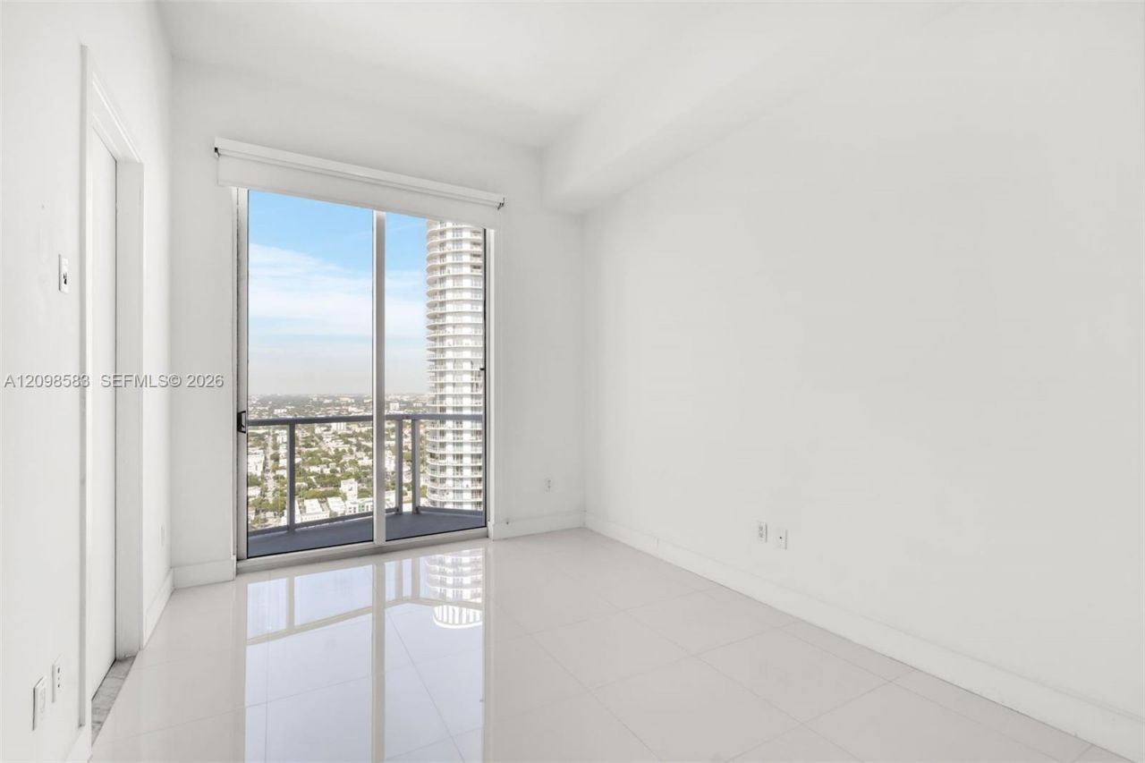 185 SW 7th St , Unit 4401, Miami, FL 33130 Photo