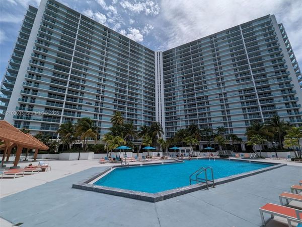 100 Bayview Dr , Unit 730, Sunny Isles Beach, FL 33160