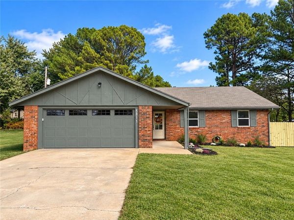 5811 S Primrose Road, Lowell, AR 72745