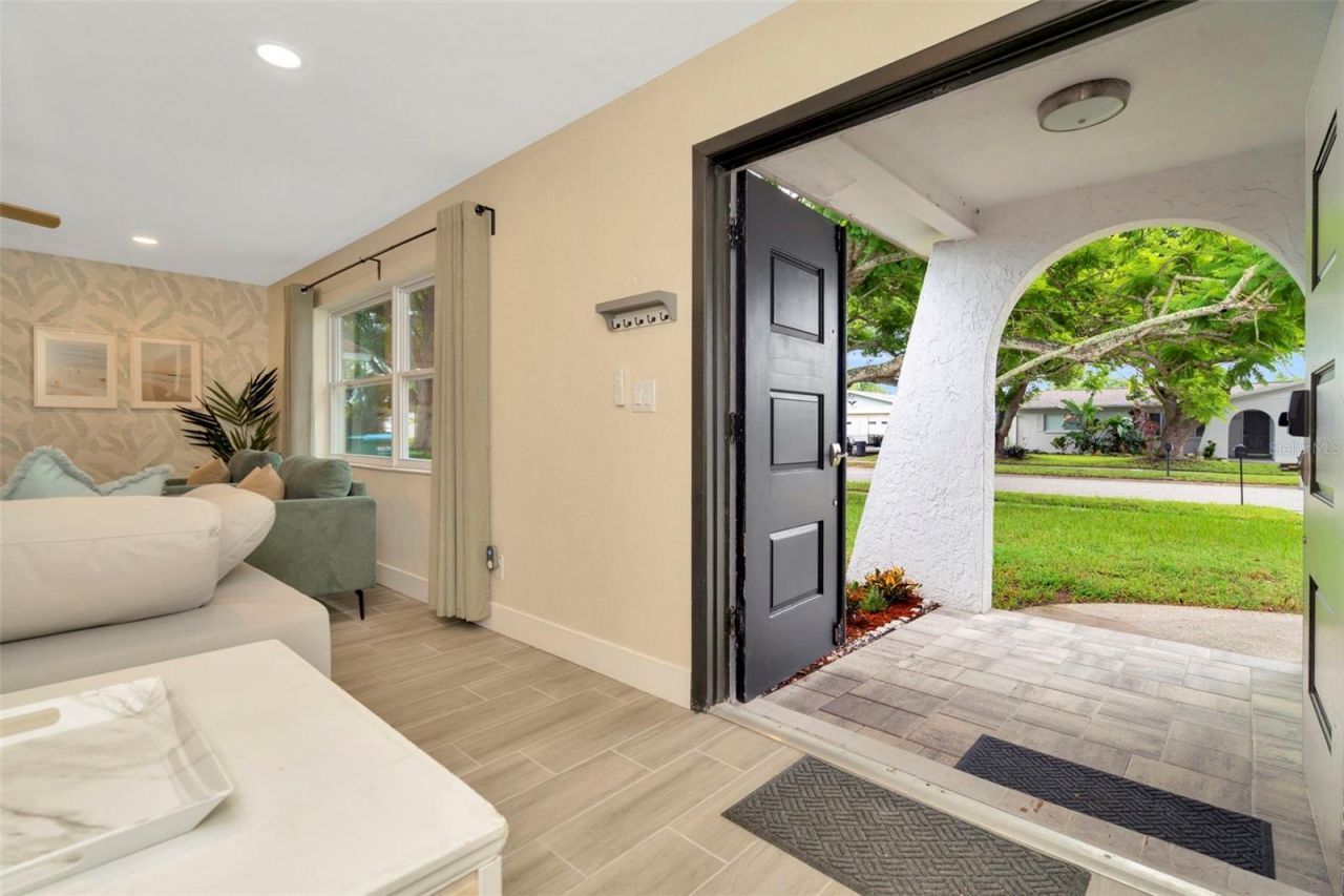 11008 111th Way, Seminole, FL 33778 Photo