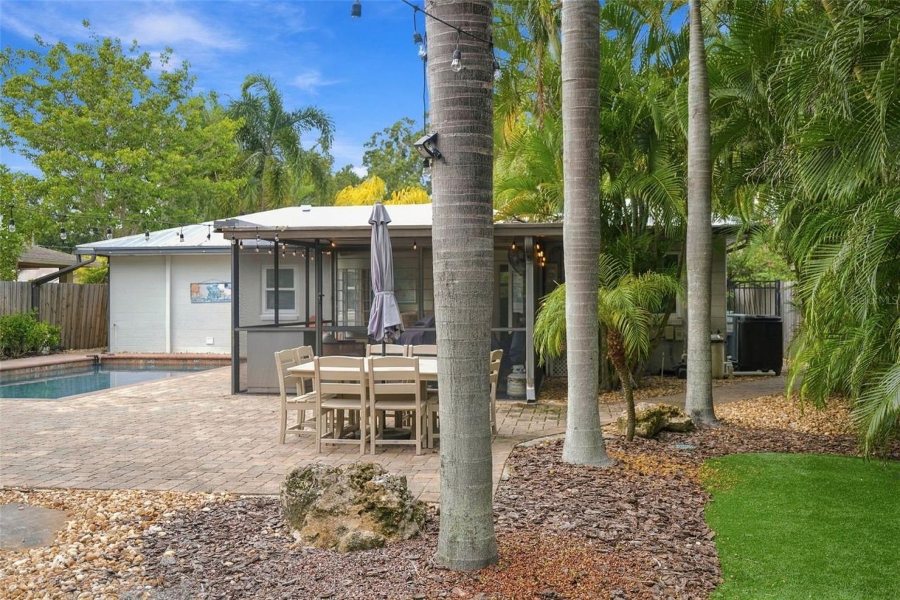 2174 Bougainvillea Street, Sarasota, FL 34239 Photo