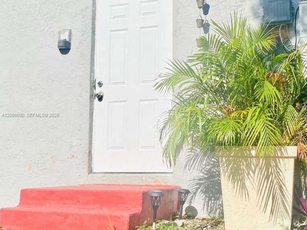 1558 NW 103rd St , Unit 1558, Miami, FL 33147