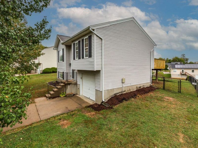 2766 Presidential Drive, Hebron, KY 41048 Photo 2