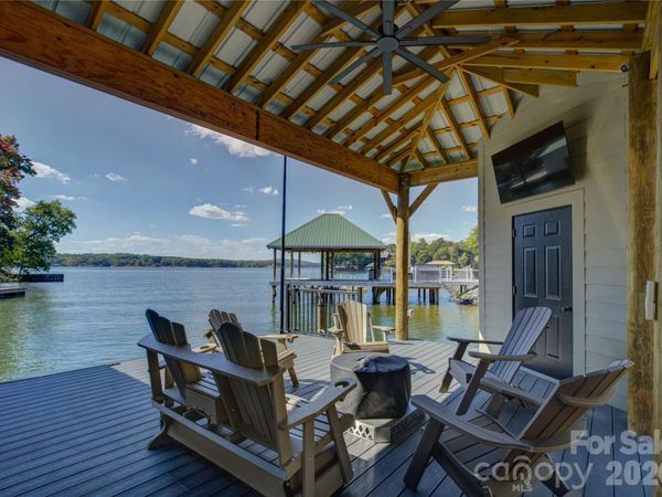 17822 Wilbanks Drive, Charlotte, NC 28278