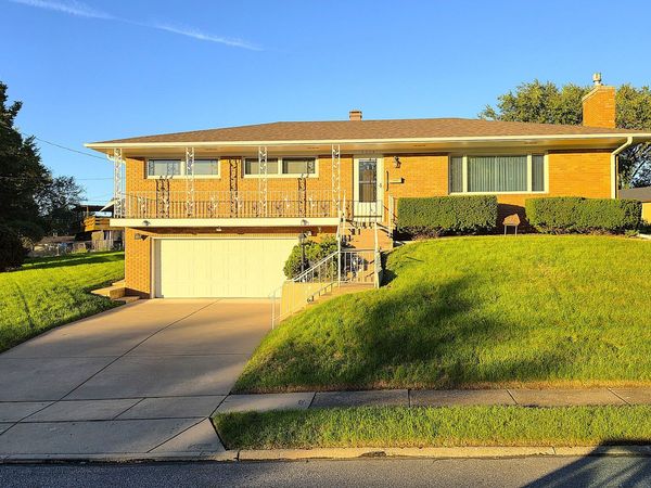 2214 W Hayes Street , Davenport, IA 52804
