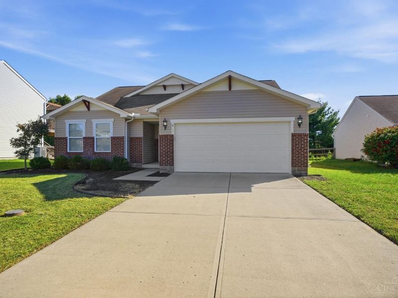 911 Regency Court, Trenton, OH 45067 Photo 2