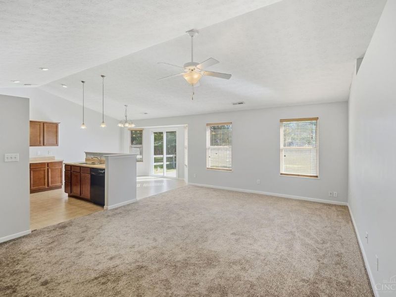 911 Regency Court, Trenton, OH 45067 Photo 7