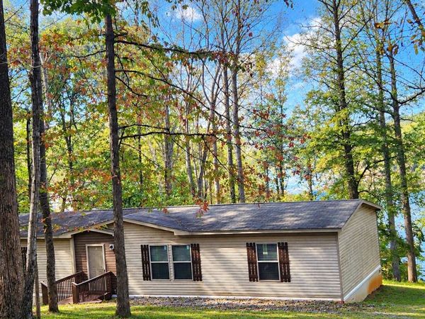 300 Whisperway RD , Moneta, VA 24121