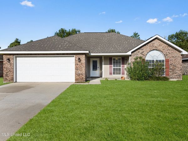 7009 Bayou Landing Drive, Ocean Springs, MS 39564