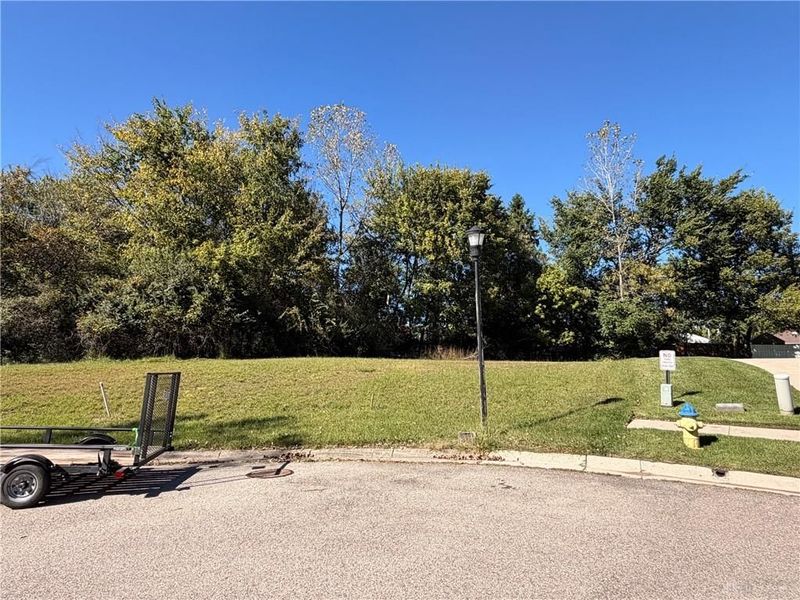 2443 Greystone Lane, Springfield, OH 45503 Photo 2