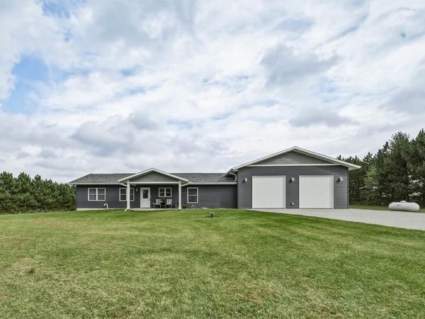 S7867 Windmill Drive, Augusta, WI 54722