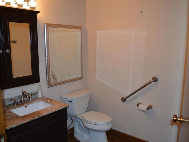 435 E Main Street , Lancaster, OH 43130 Photo 18