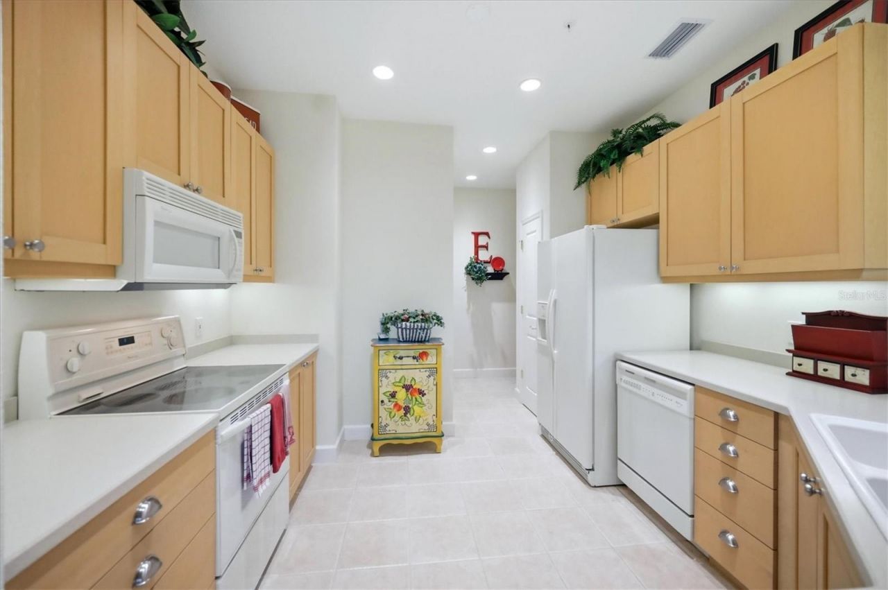 7440 Botanica Parkway, Unit 202, Sarasota, FL 34238 Photo