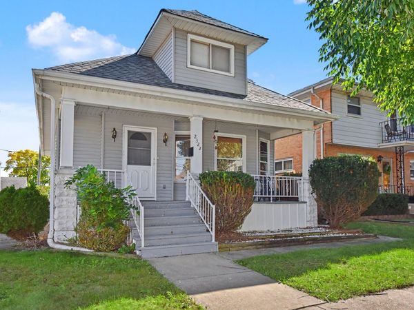 2322 S 63rd St, West Allis, WI 53219
