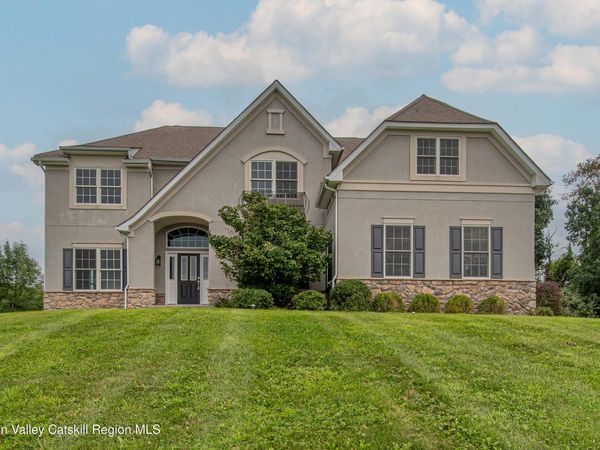 86 Victoria Drive, Poughquag, NY 12570