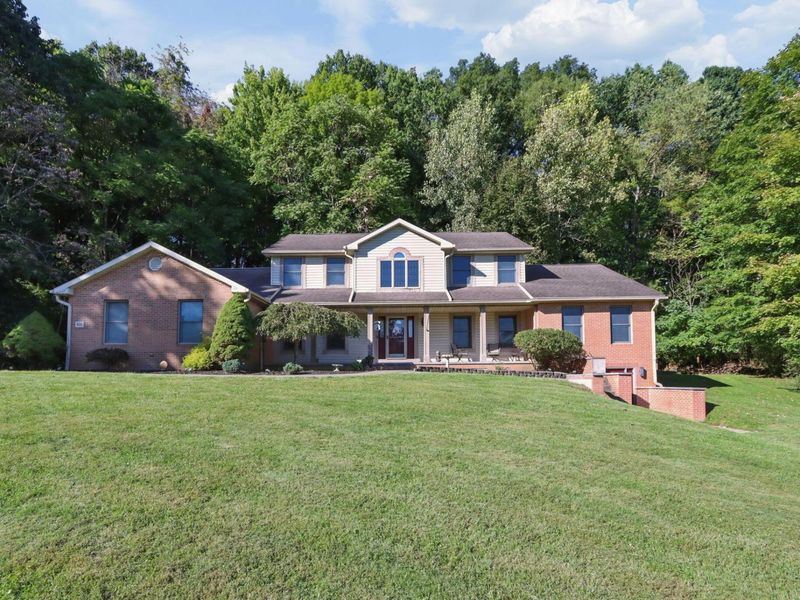 800 Briarhill Drive, Newark, OH 43055 Photo 1