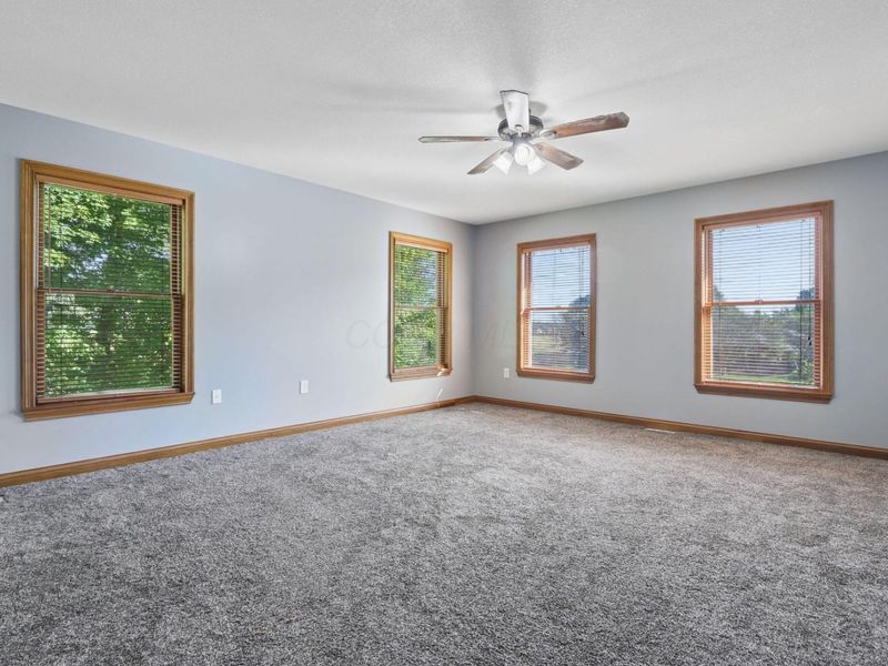 800 Briarhill Drive, Newark, OH 43055 Photo 24