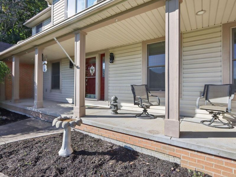 800 Briarhill Drive, Newark, OH 43055 Photo 4