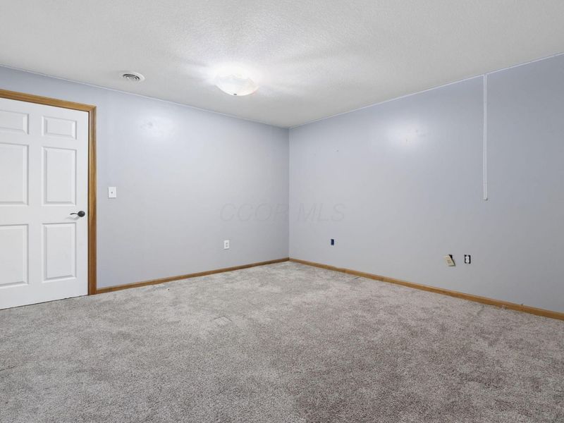 800 Briarhill Drive, Newark, OH 43055 Photo 48