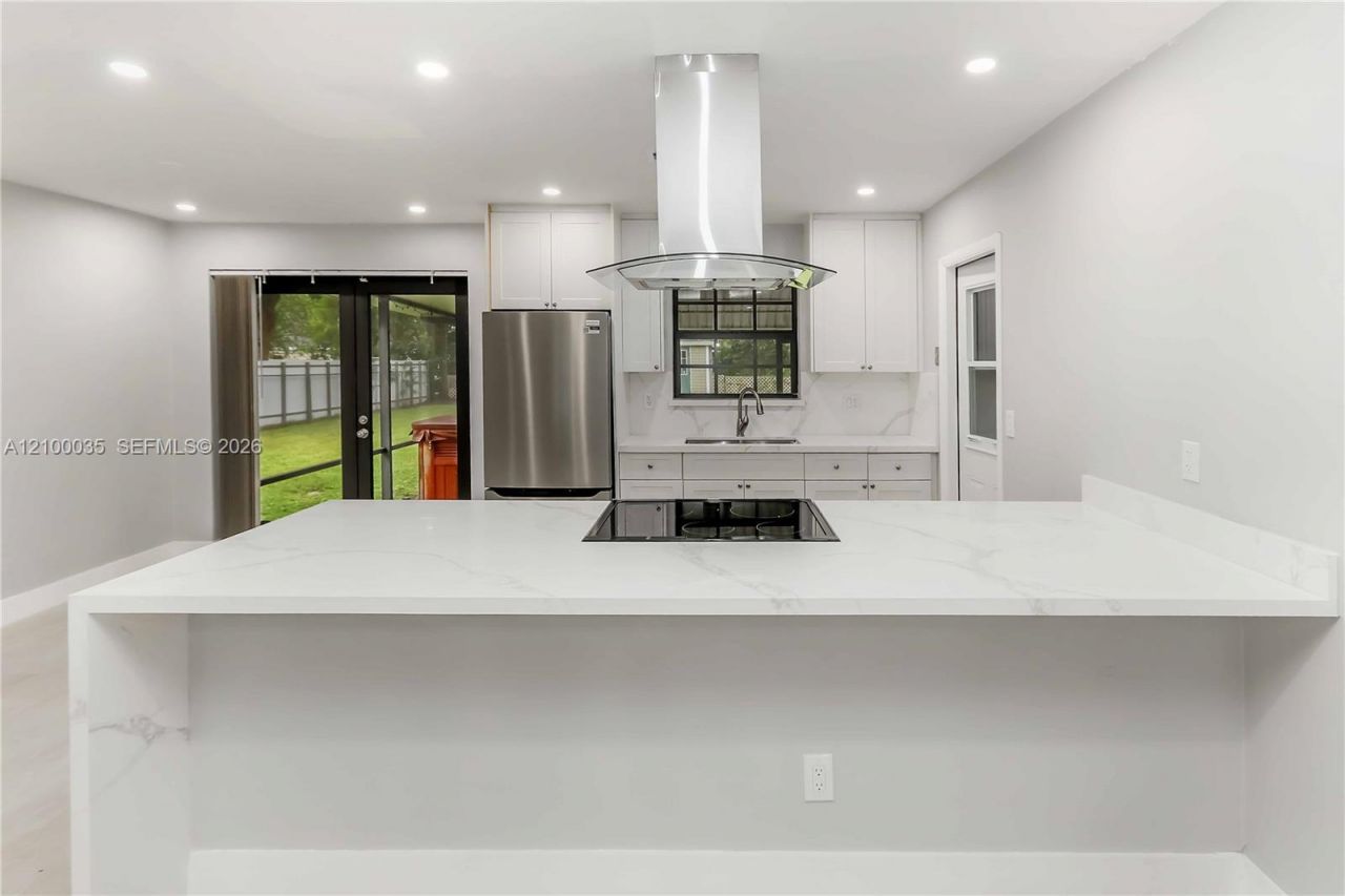 5618 Madison St , Hollywood, FL 33023 Photo