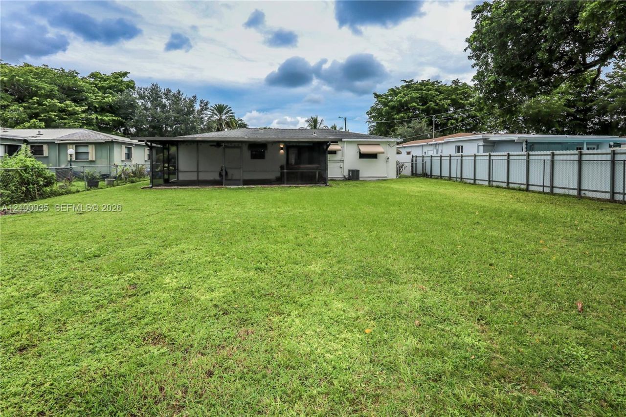 5618 Madison St , Hollywood, FL 33023 Photo