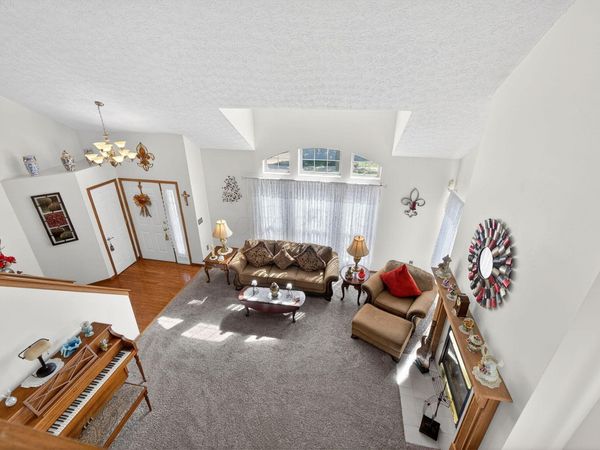 6324 Rossmore Lane , Canal Winchester, OH 43110