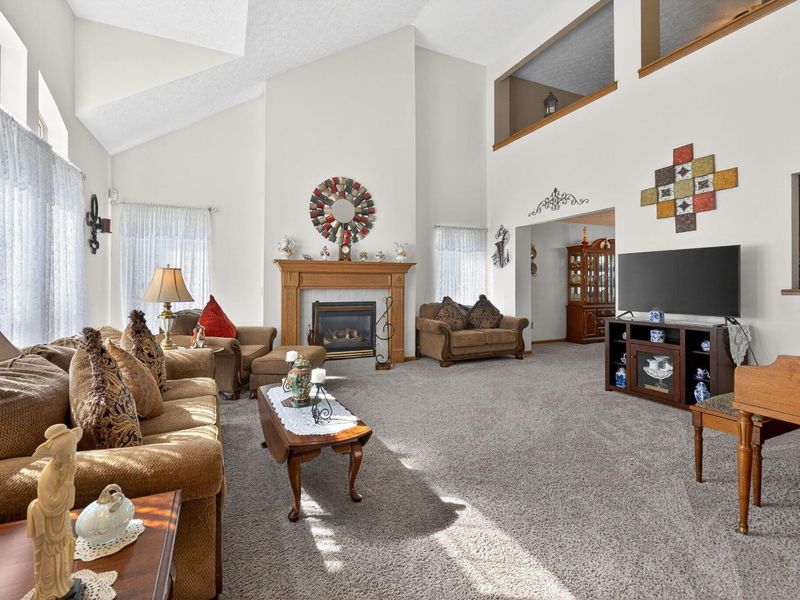 6324 Rossmore Lane , Canal Winchester, OH 43110 Photo 2