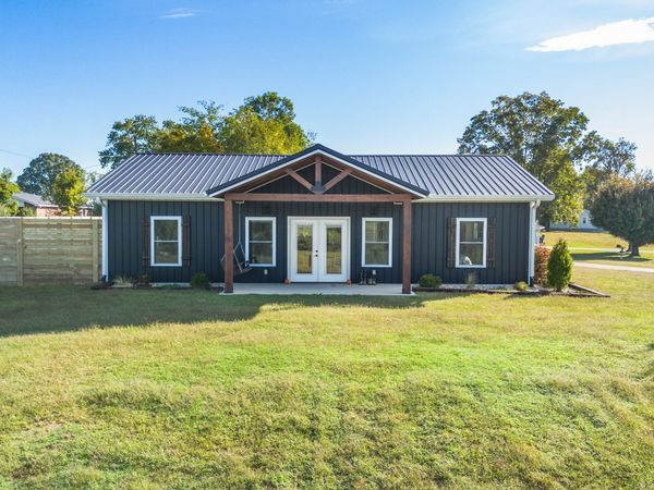 448 Duncan Cir , Lobelville, TN 37097