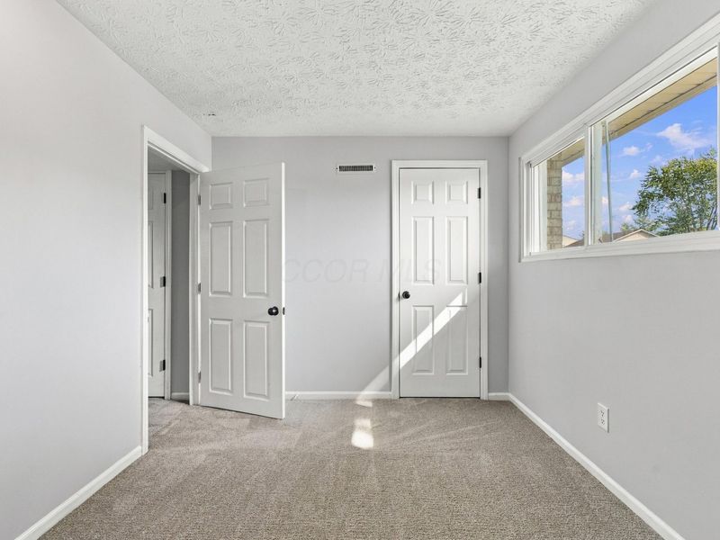 2164 Bridlewood Boulevard, Columbus, OH 43207 Photo 24