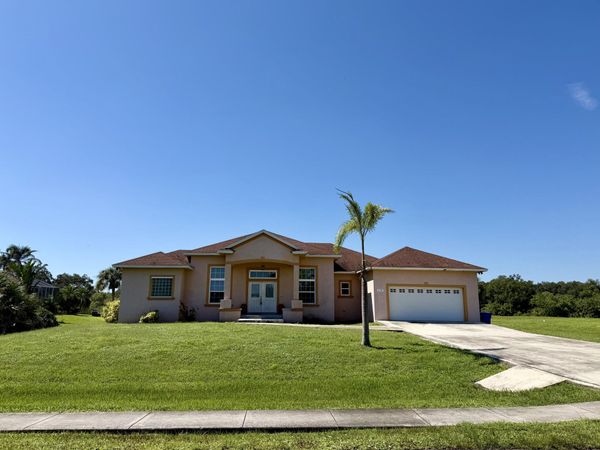 1218 SE 12TH Drive, Okeechobee, FL 34974