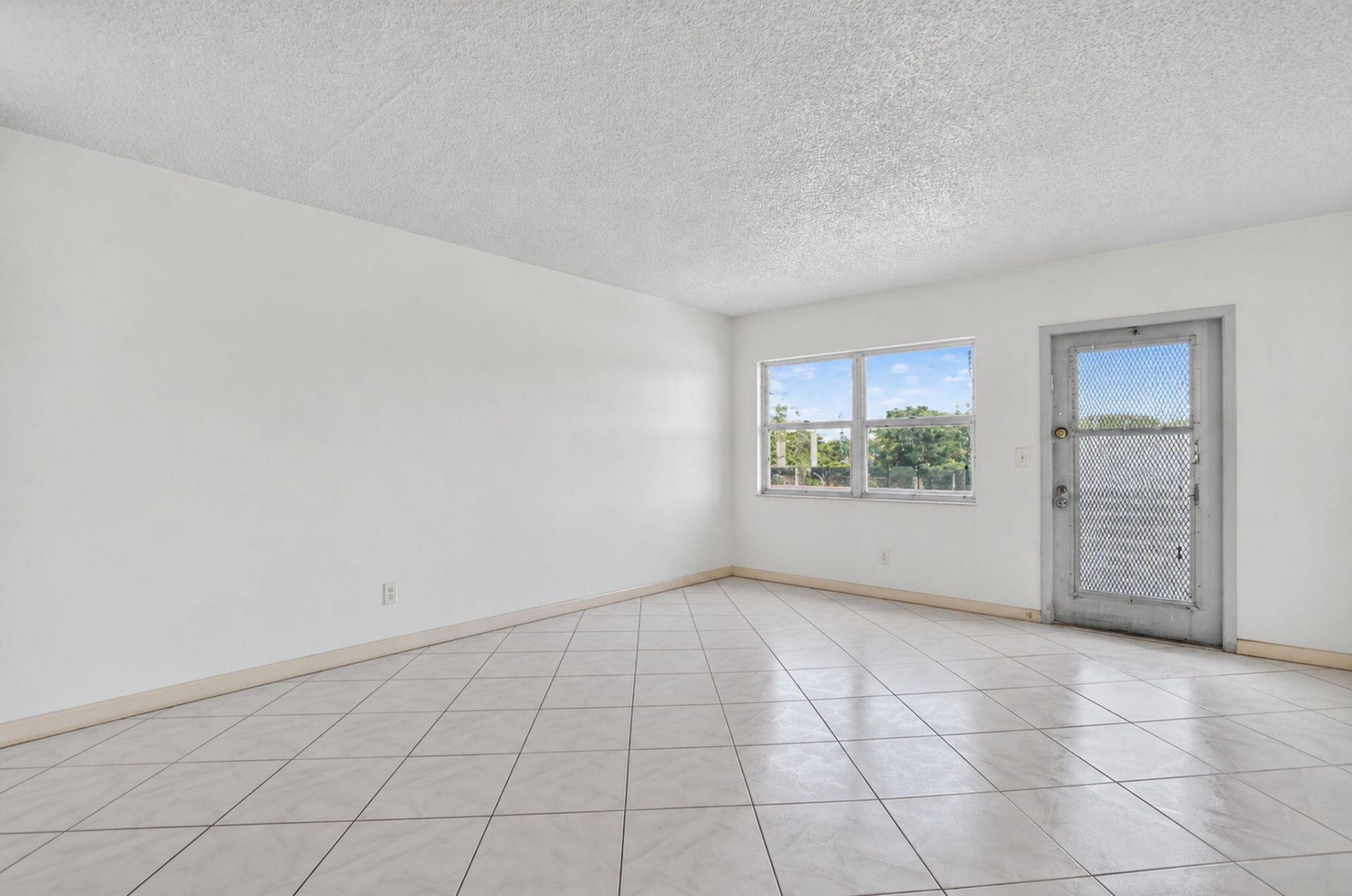 4025 Swansea B, Unit 4025, Deerfield Beach, FL 33442 Photo