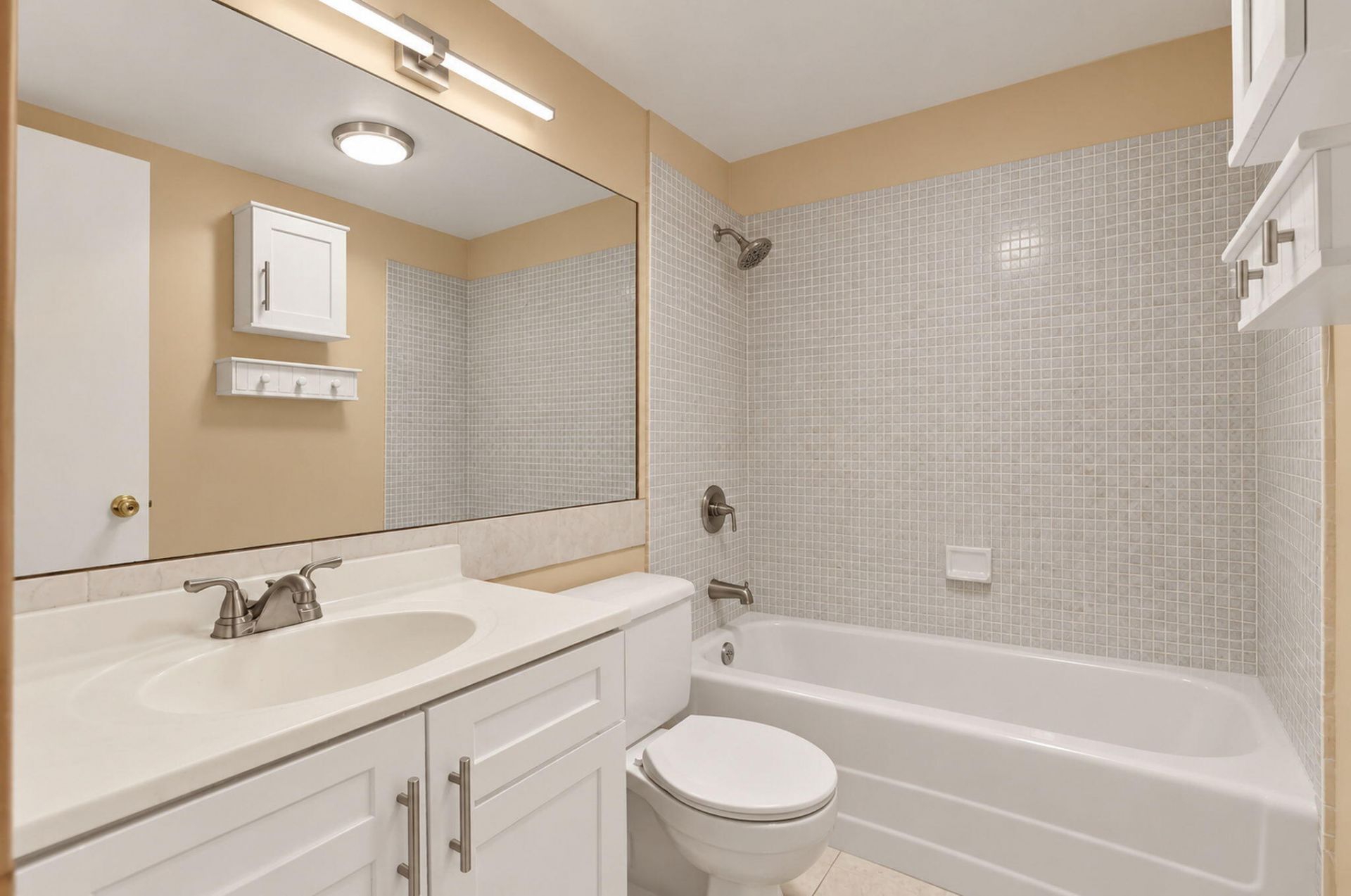 4025 Swansea B, Unit 4025, Deerfield Beach, FL 33442 Photo