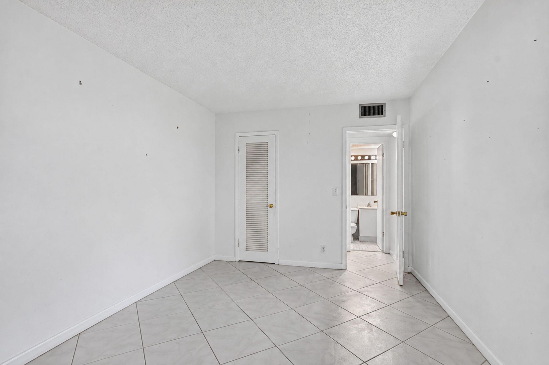 4025 Swansea B, Unit 4025, Deerfield Beach, FL 33442 Photo