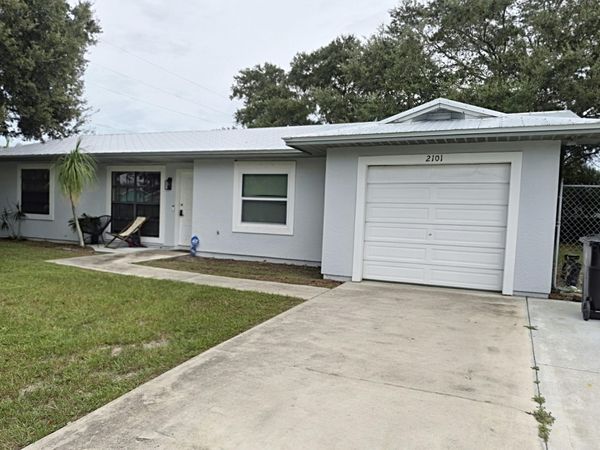 2101 SW IDAHO Lane, Port St. Lucie, FL 34953