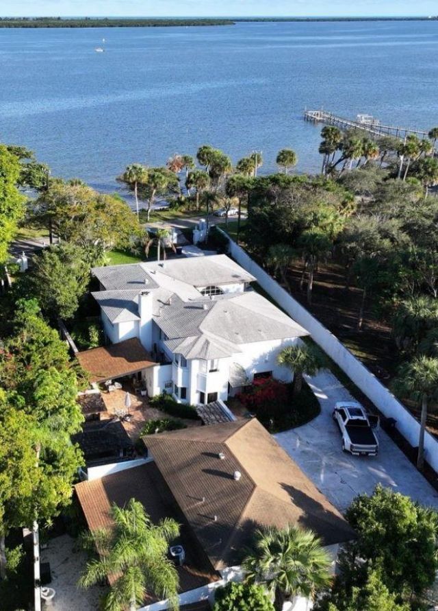 1009 S Indian River Drive, Fort Pierce, FL 34950 Photo