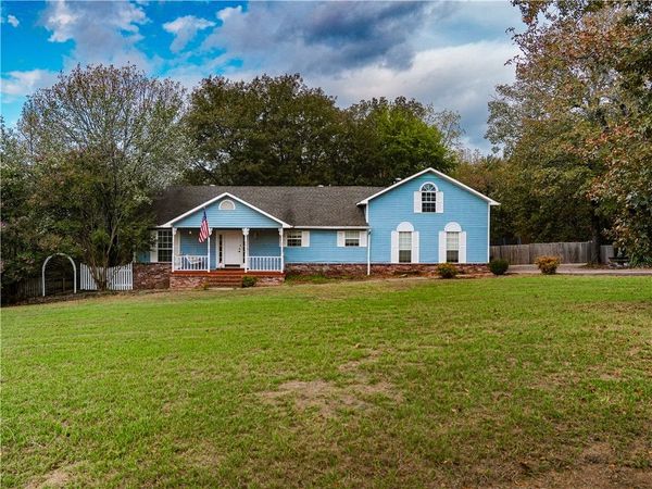 16 Bakers Spring Road, Russellville, AR 72802