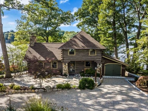 141 New Jersey Ave, Jefferson, NJ 07849