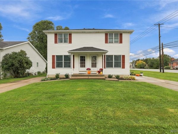 1 Montauk Lane , Lancaster, NY 14086