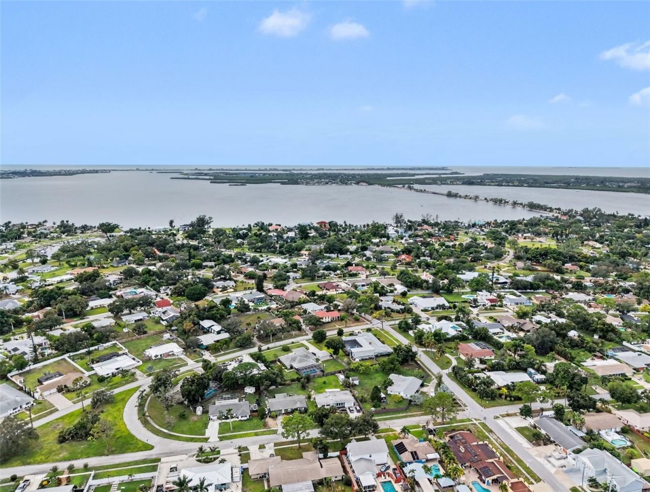 1110 De Narvaez Avenue, Bradenton, FL 34209 Photo